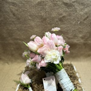 hoa cưới tulip hồng quận 7