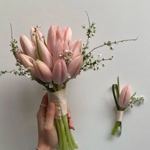 Hoa cưới tulip hồng