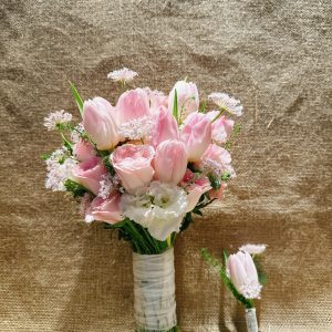 hoa cưới tulip hồng quận 7