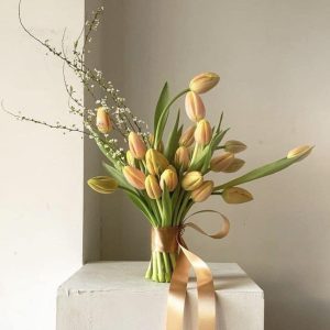 hoa cưới tulip cam quận 7