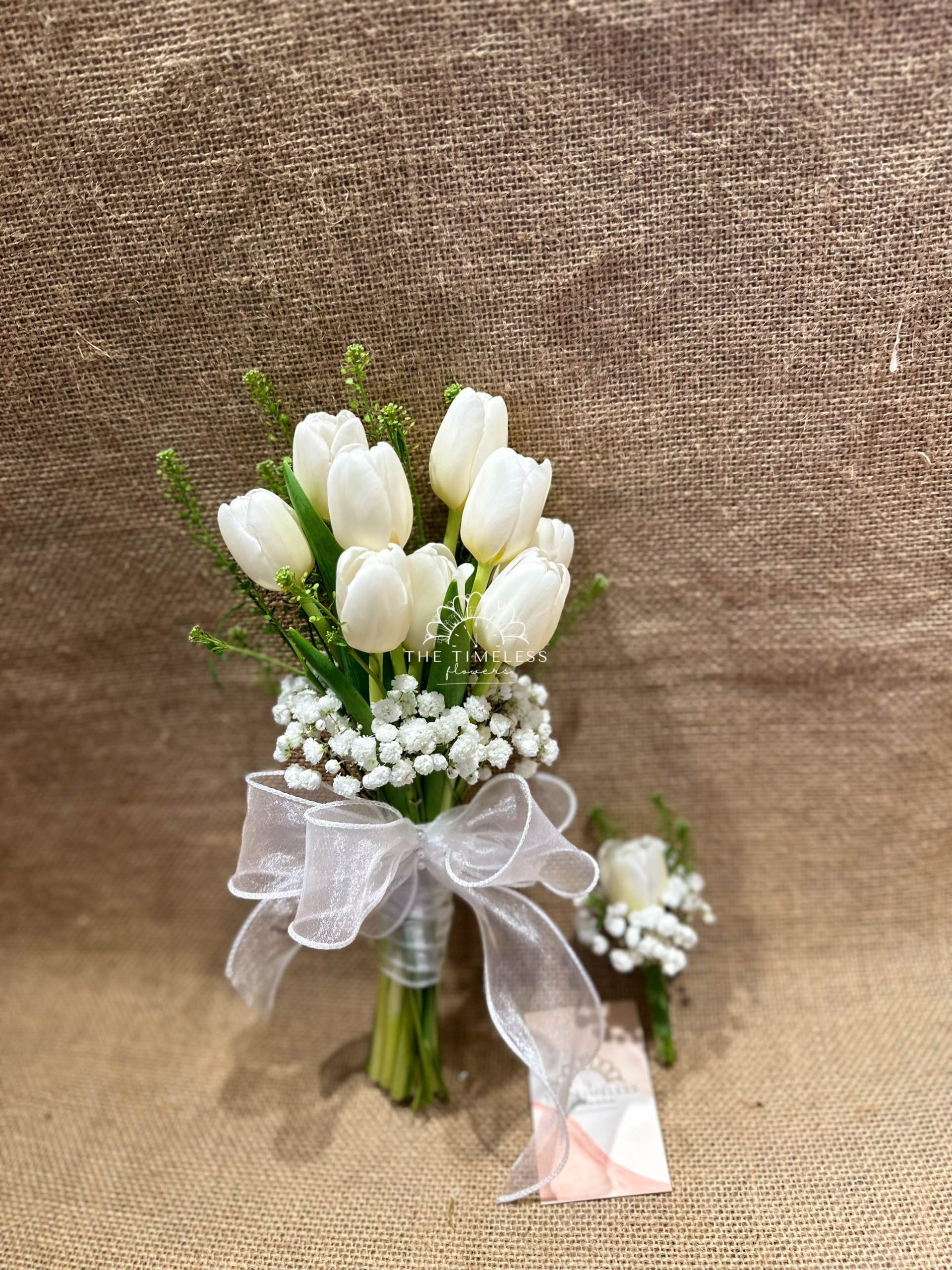 hoa cưới tulip trắng