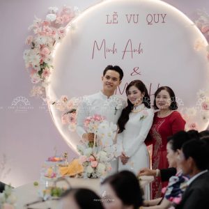 Hoa Cưới Thác Đổ Lan Hồ Điệp Trắng Mix Tulip Hồng A183