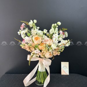 Hoa cưới Hoa hồng Juliet và hoa phi yến A195