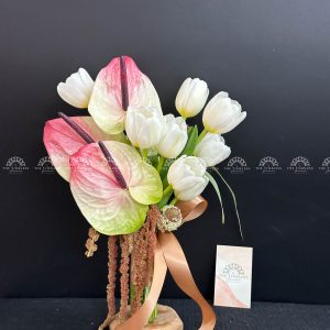 Hoa Cưới 9 Hoa Tulip Trắng Mix Hồng Môn A205
