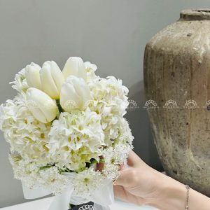 Hoa Cưới Dạ Lan Hương mix Tulip trắng H012