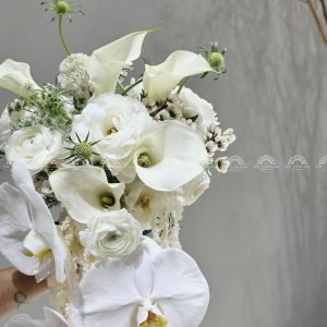 Hoa Cưới Thác Đổ Lan Hồ Điệp mix Calla Lily H016