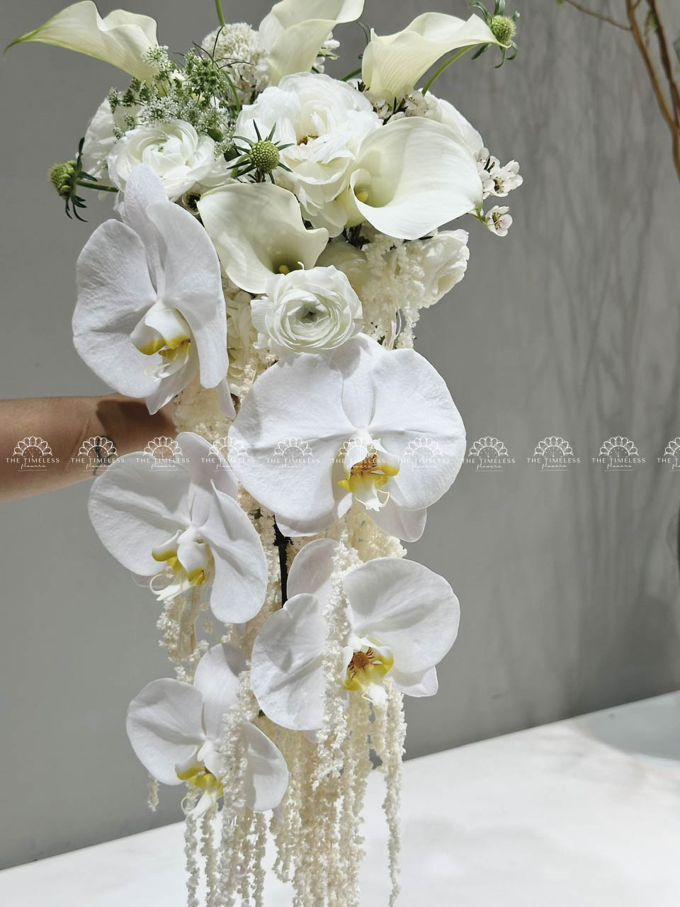 Hoa Cưới Thác Đổ Lan Hồ Điệp mix Calla Lily H016