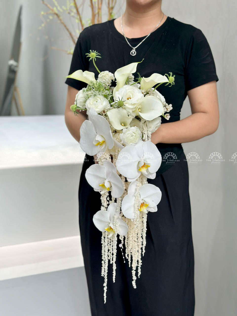 Hoa Cưới Thác Đổ Lan Hồ Điệp mix Calla Lily H016