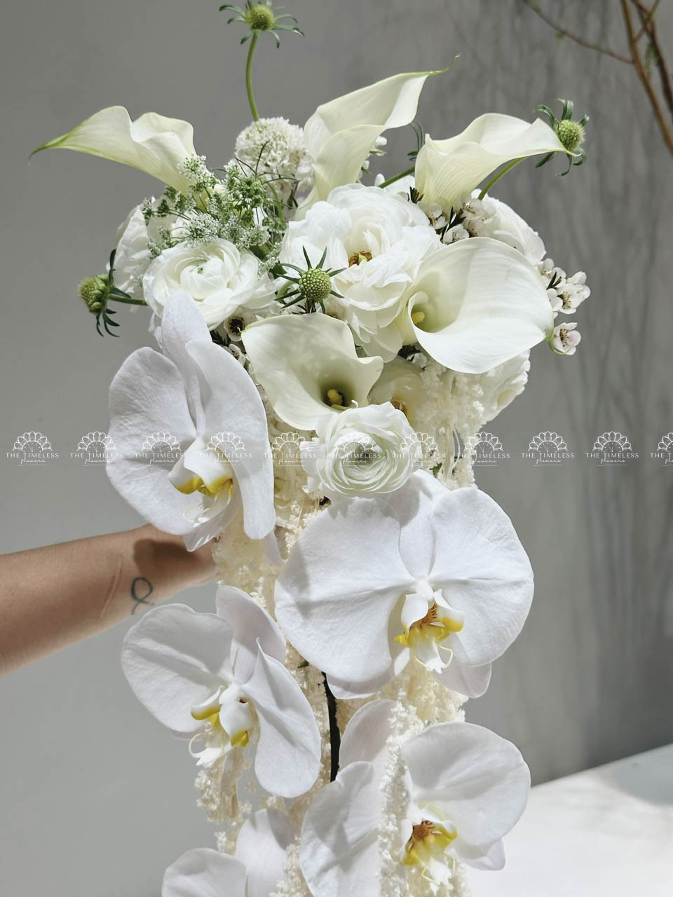 Hoa Cưới Thác Đổ Lan Hồ Điệp mix Calla Lily H016