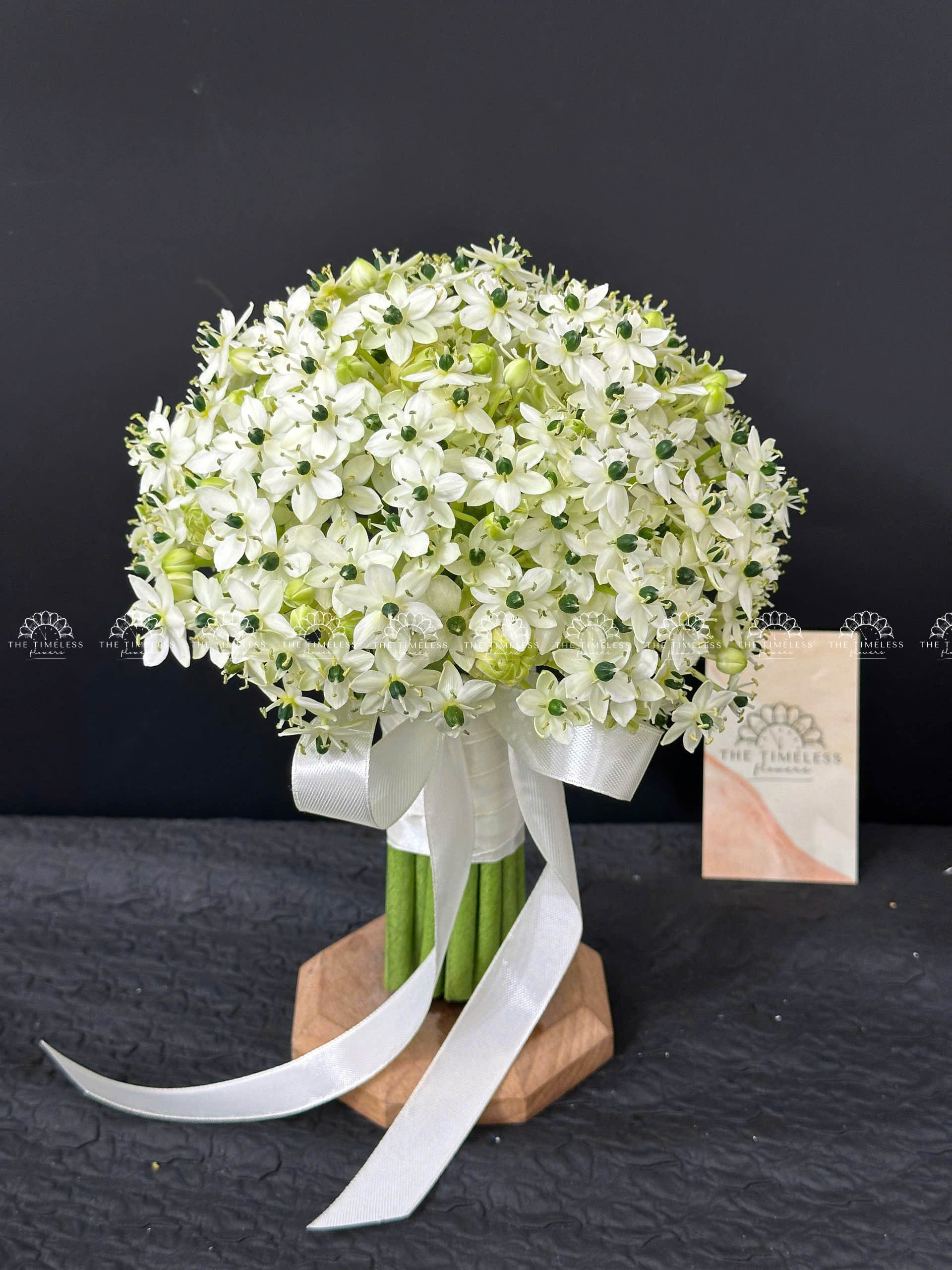 Hoa Cưới Thiên Nga Mắt Ngọc A252