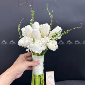 Hoa Cưới 9 Hoa Tulip Trắng mix Dạ Lan Hương A285