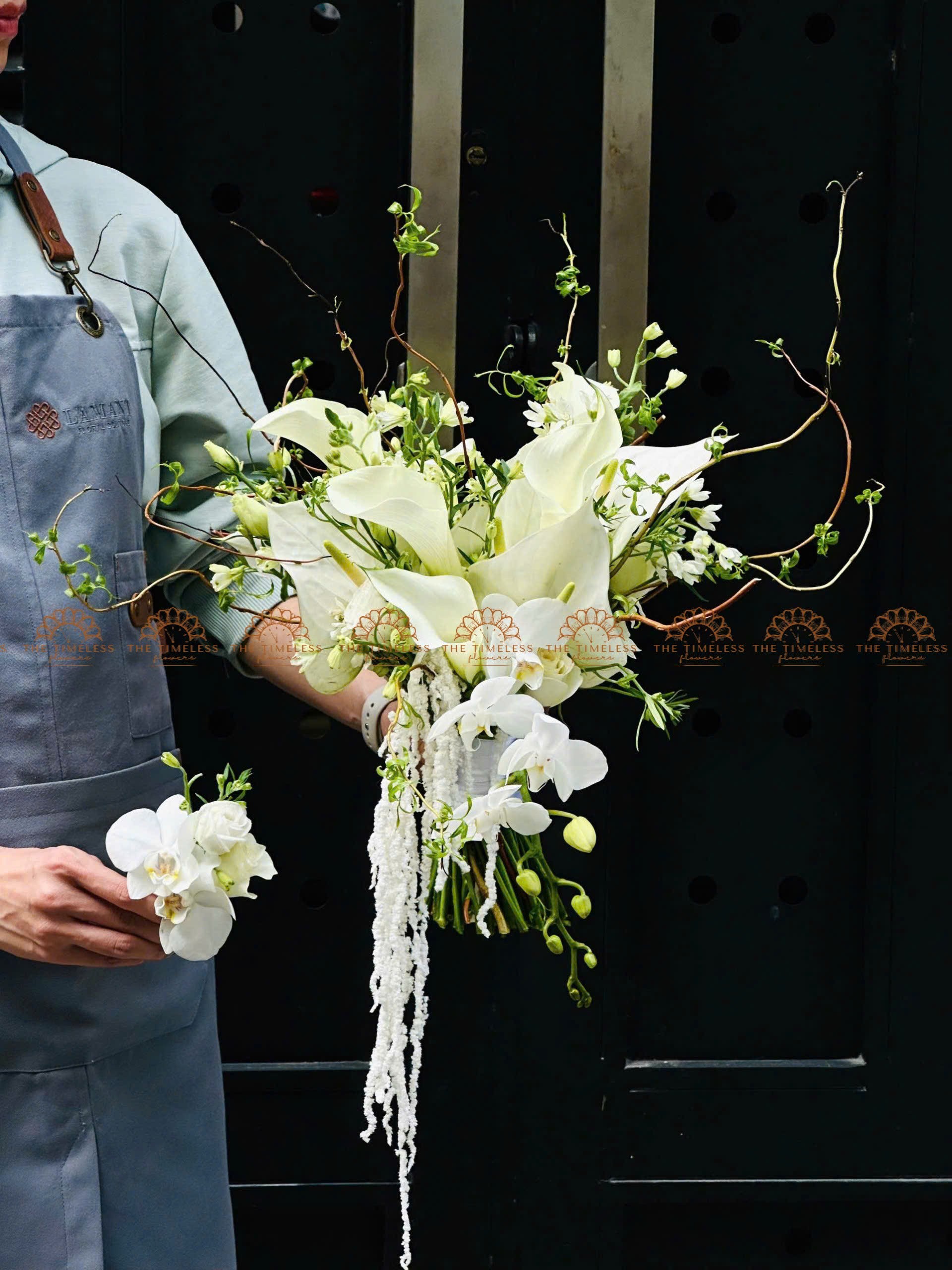Hoa Cưới Thác Đổ Lan Hồ Điệp mix Calla Lily H050