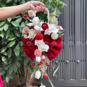 Hoa Cưới Dáng Giỏ hoa tone đỏ nơ Đỏ A370
