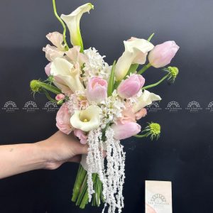 Hoa cưới Calla Lily mix tulip và dạ lan hương A389