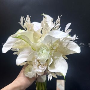 Bó hoa cưới 9 Calla trắng Mix lá Chanh Ý A400