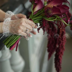 Bó hoa cưới Dáng Thác 9 Calla Lily Đỏ Ruby A409