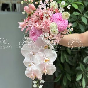 Hoa Cưới Dáng Tháng Đổ Lan Hồ Điệp A435