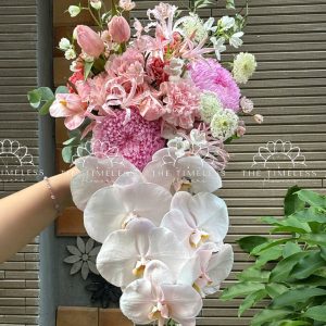 Hoa Cưới Dáng Tháng Đổ Lan Hồ Điệp A435