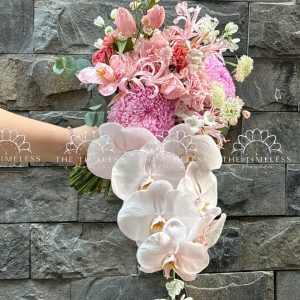 Hoa Cưới Dáng Tháng Đổ Lan Hồ Điệp A435