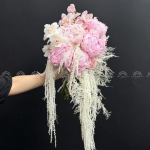 Hoa cưới 5 Mẫu Đơn hồng mix địa lan trắng A458