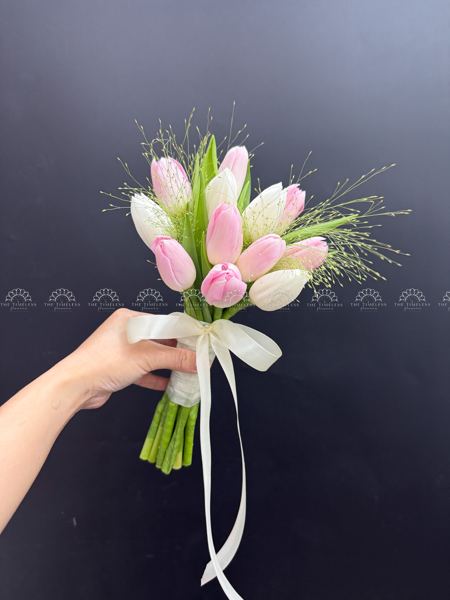 Hoa Cưới 12 Tulip Hồng mix tulip trắng A459