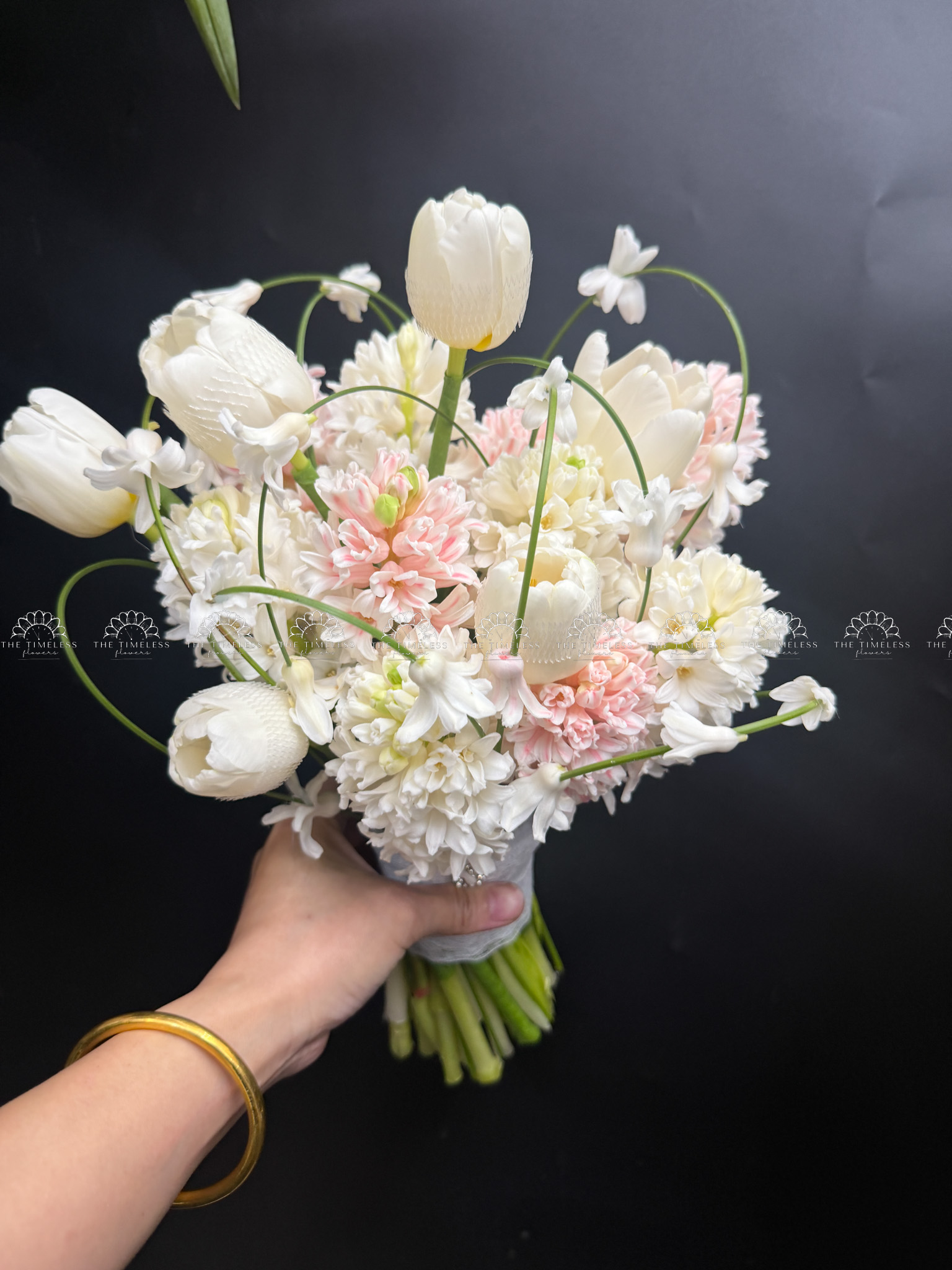 Hoa Cưới 10 Dạ Lan Hương Trắng mix 6 tulip A462