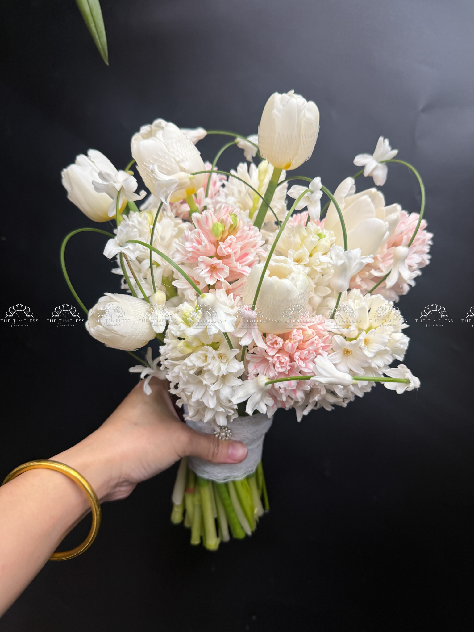 Hoa Cưới 10 Dạ Lan Hương Trắng mix 6 tulip A462