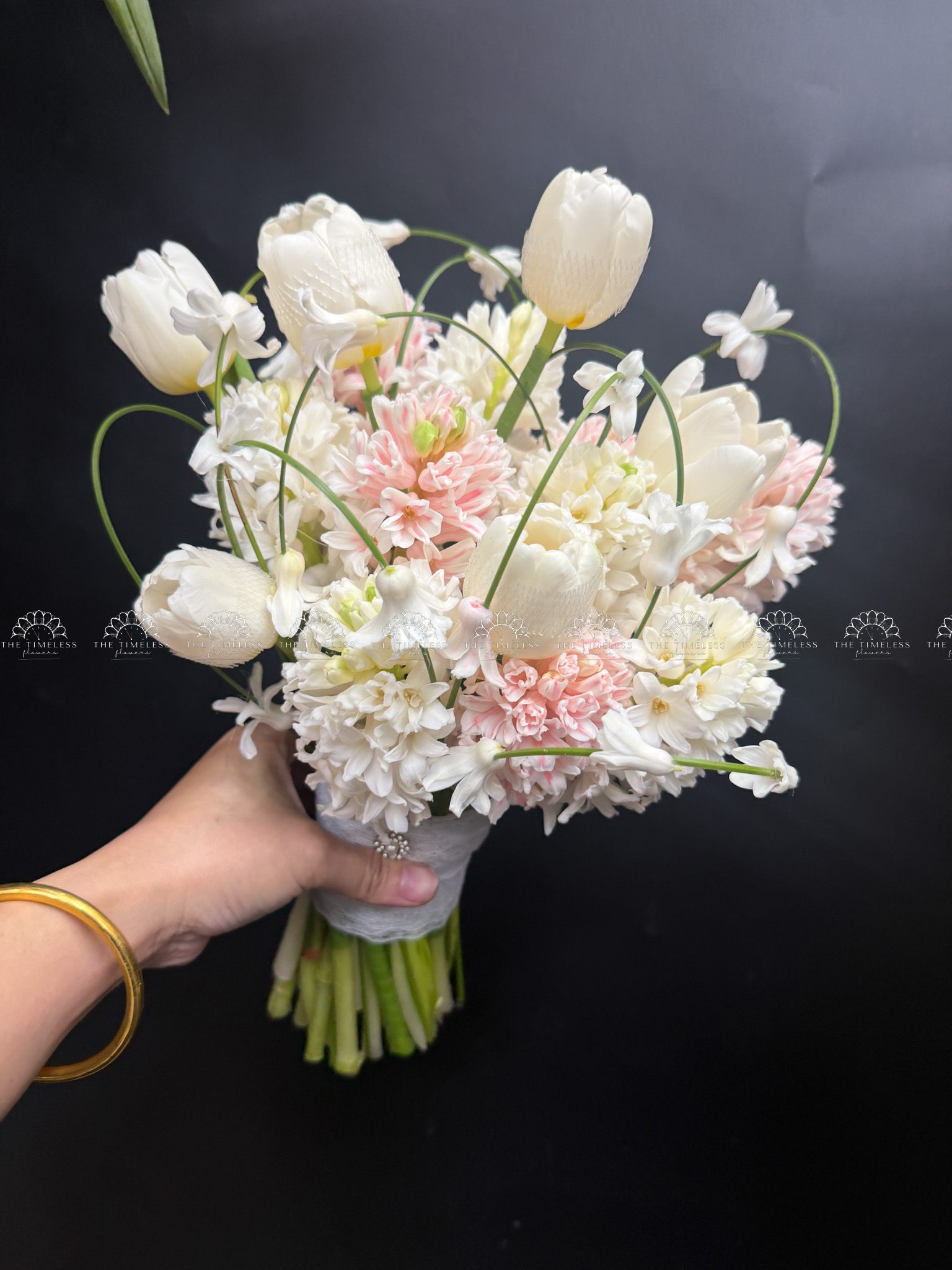 Hoa Cưới 10 Dạ Lan Hương Trắng mix 6 tulip A462