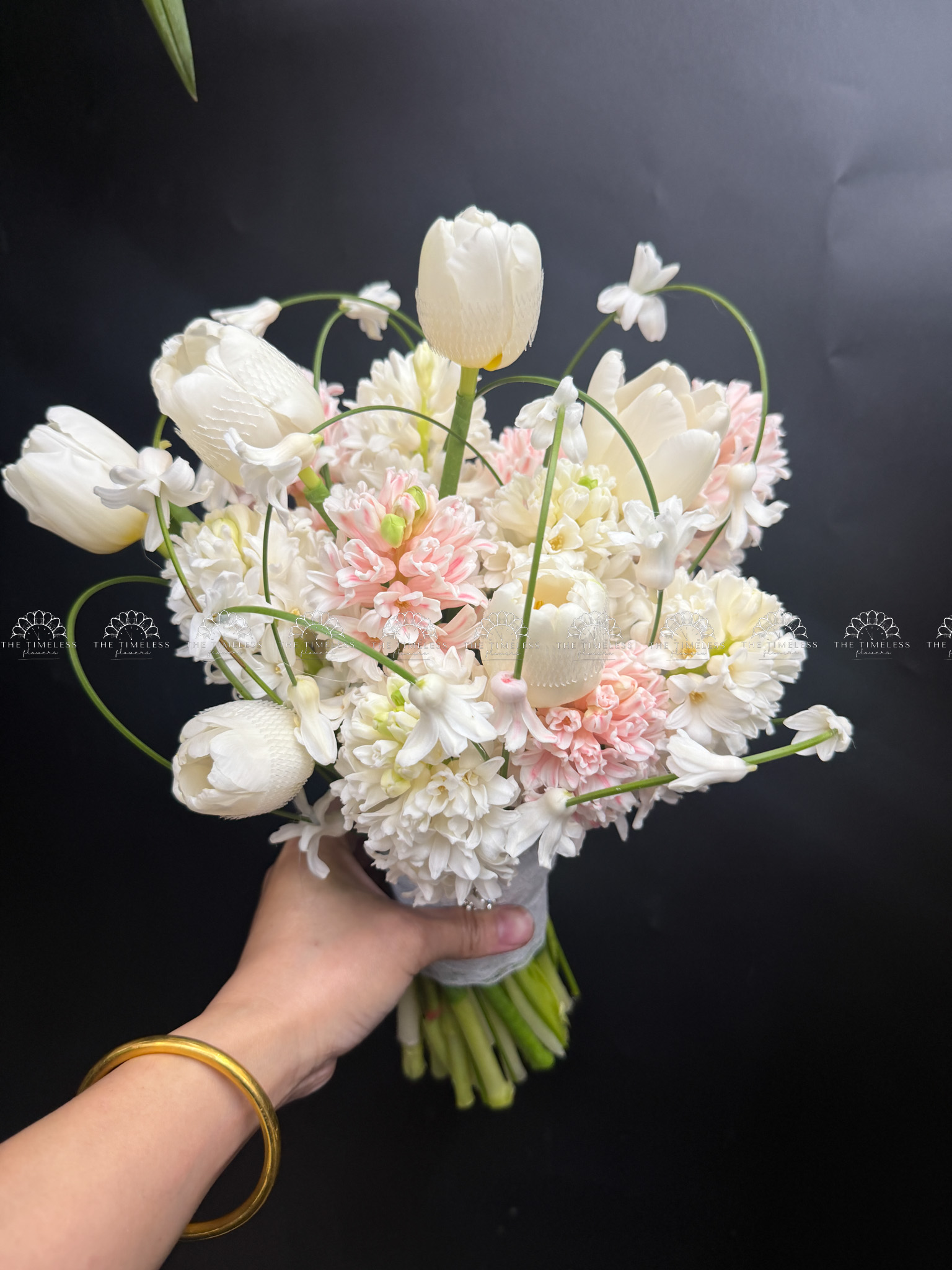 Hoa Cưới 10 Dạ Lan Hương Trắng mix 6 tulip A462