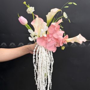 Hoa Cưới 5 Calla lily hồng mix tulip và Lan Hồ Điệp A460
