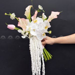 Hoa Cưới 5 Calla lily hồng mix tulip và Lan Hồ Điệp A460