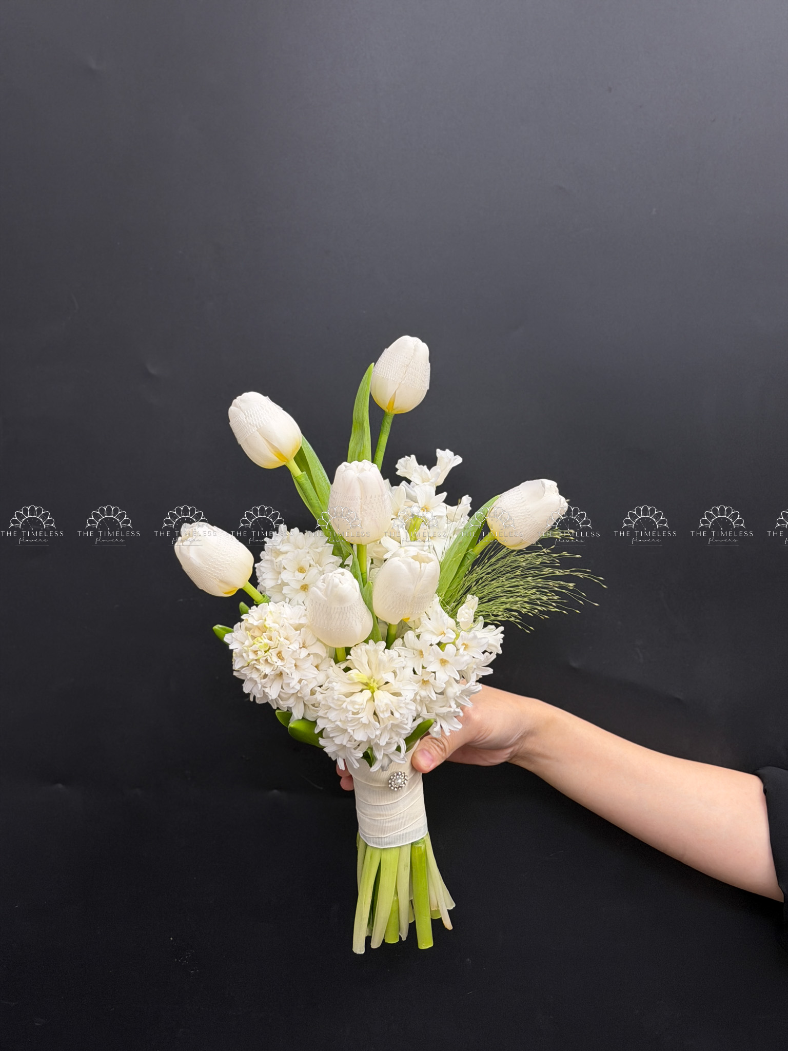 Hoa Cưới 5 Dạ Lan Hương Trắng mix 7 tulip A468