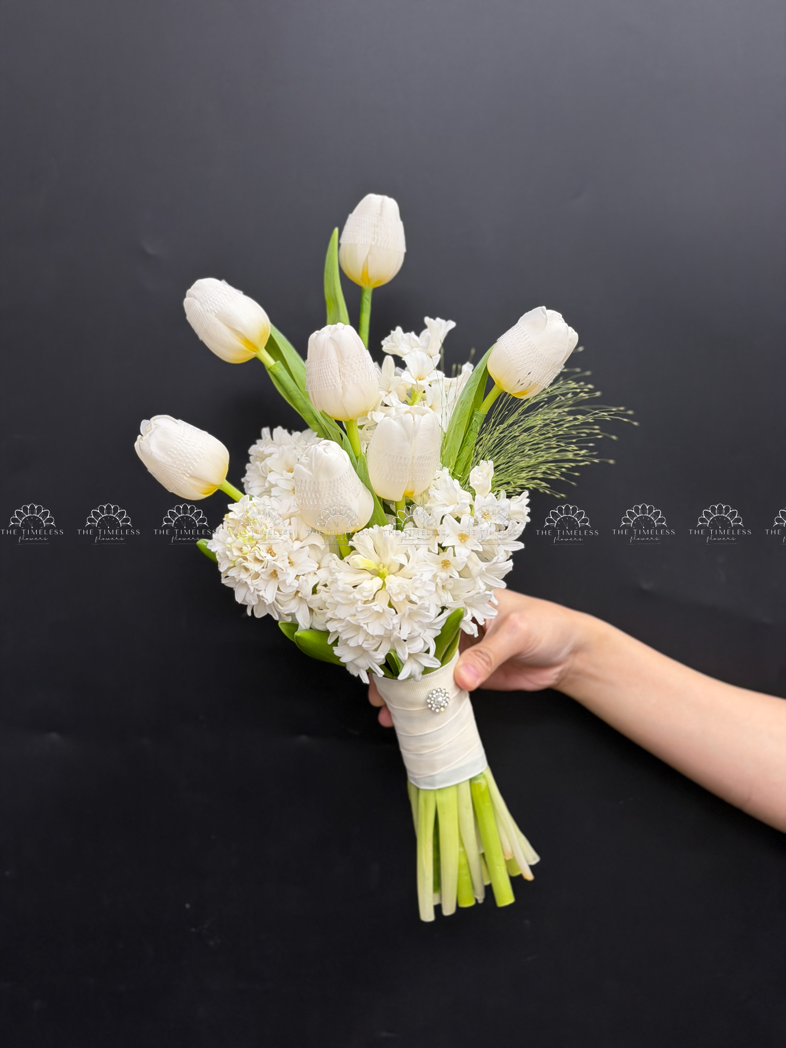 Hoa Cưới 5 Dạ Lan Hương Trắng mix 7 tulip A468